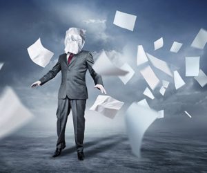 Kolona bira slijepca da je vodi